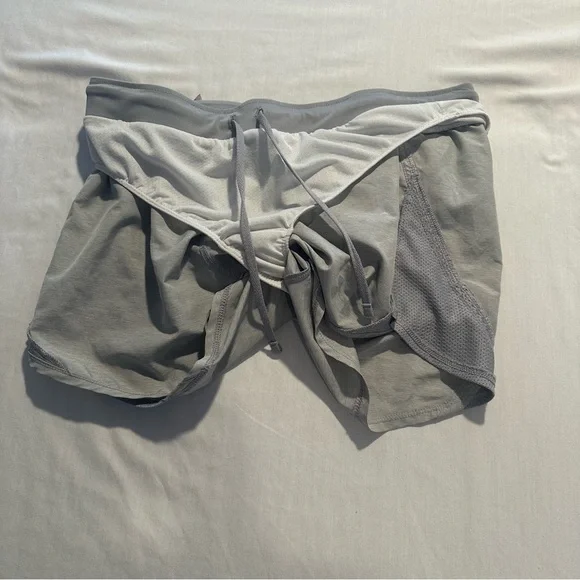 Under Armour Athletic Shorts Women’s Size Small - Picture 5 of 7